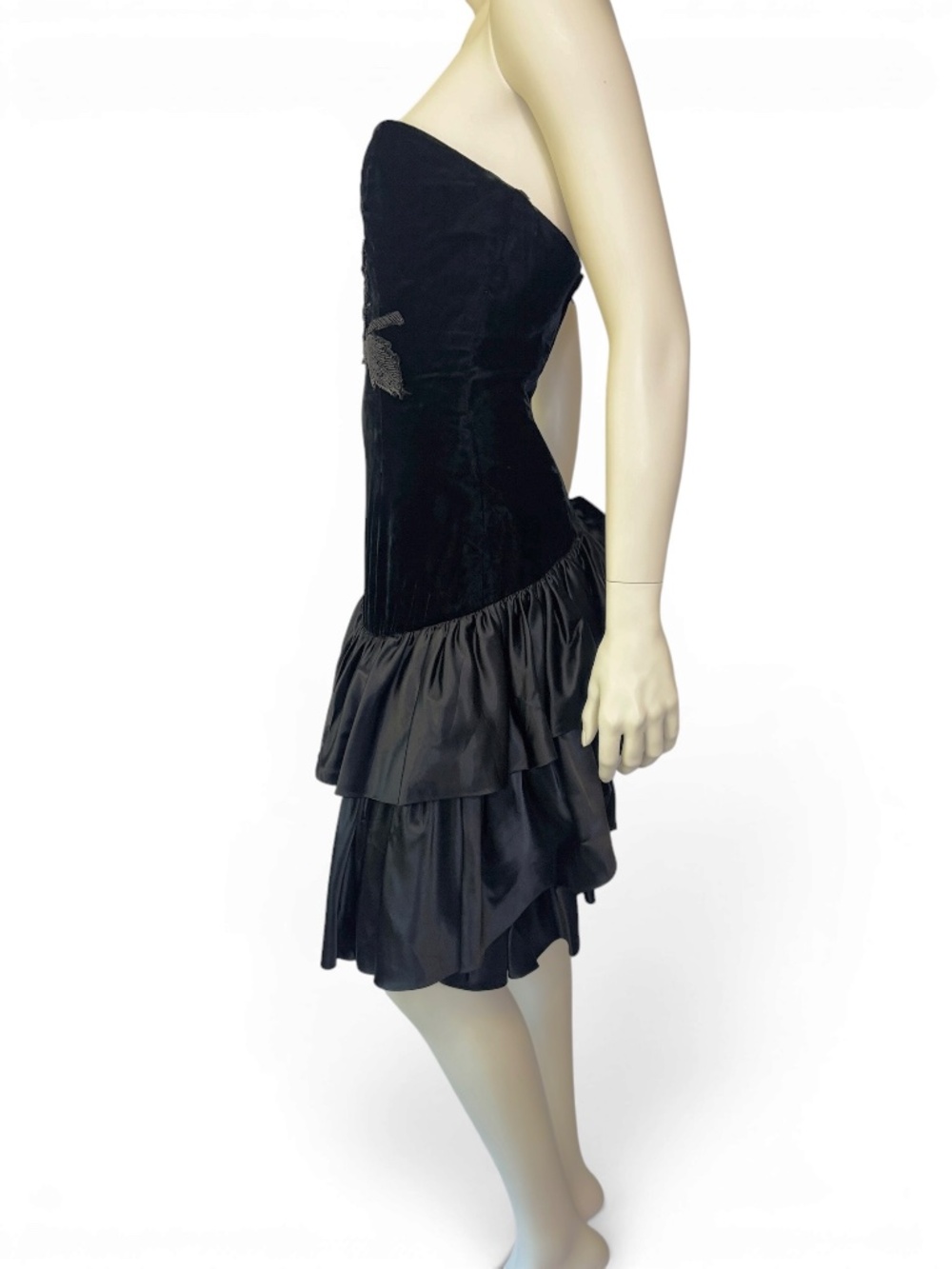 80s Alyce Designs Beaded Black Velvet Party Dress Strapless with Tiered Ruffles - Picture 9 of 13